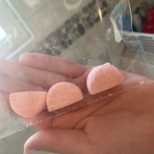 Small pink bath bombs  scented grapefruit!
